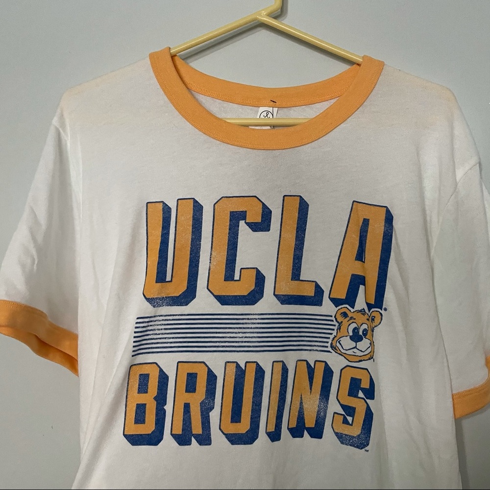 UCLA baseball style tee, size M